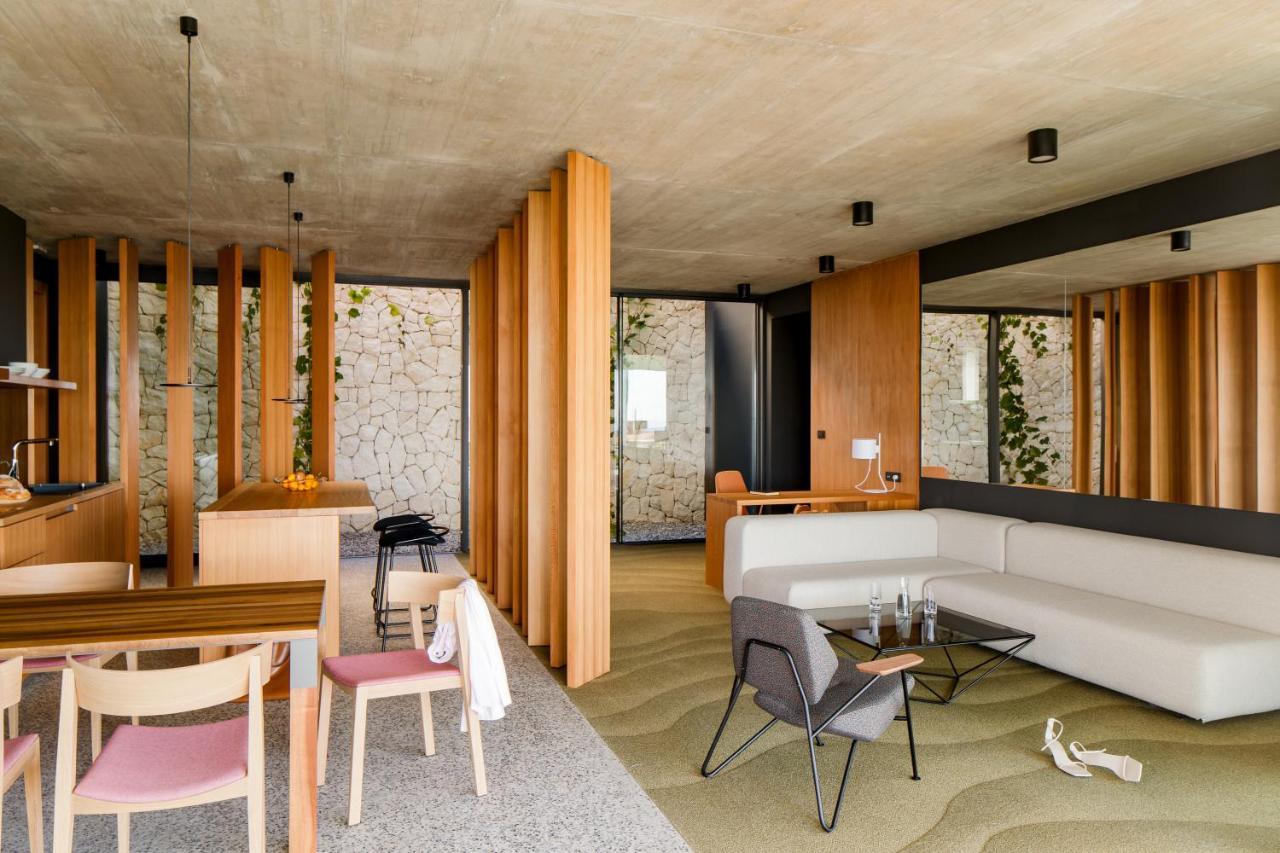 Osmolis Hotel